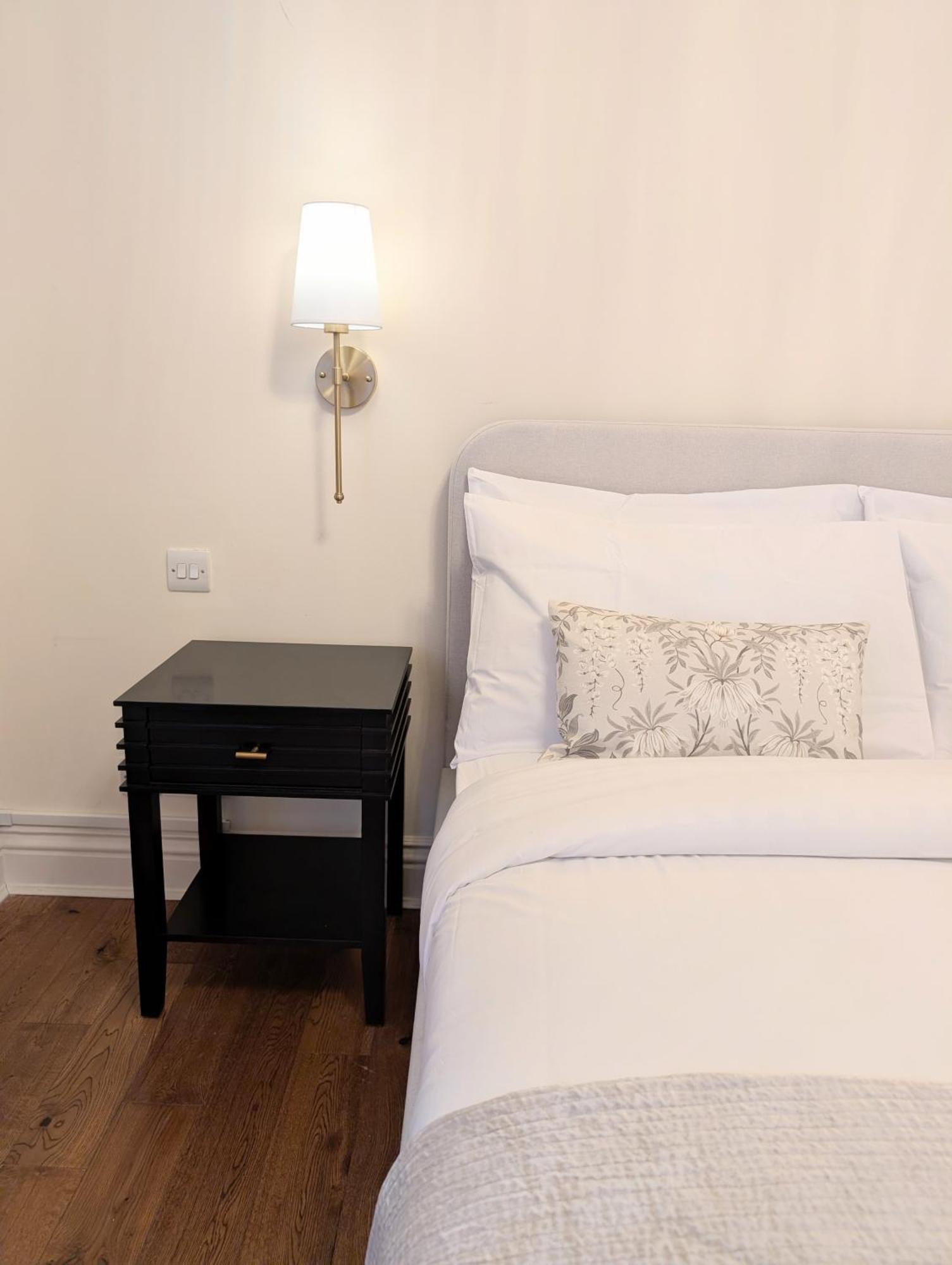 Apartment Mayfair Galleria Lv 8 London