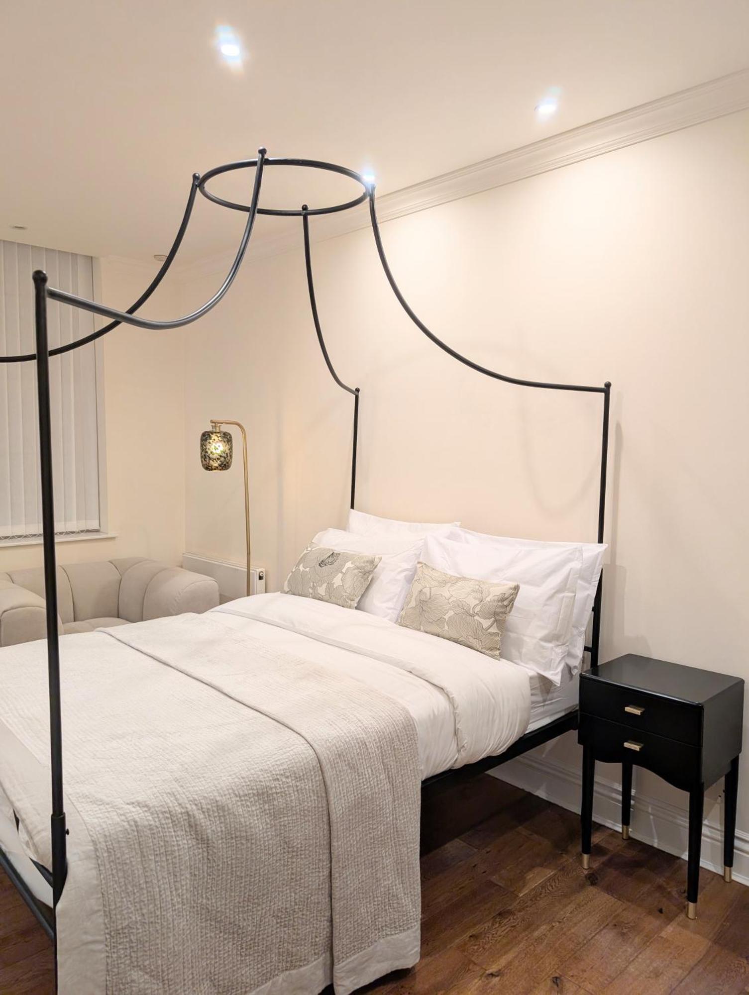 Apartment Mayfair Galleria Lv 8 London