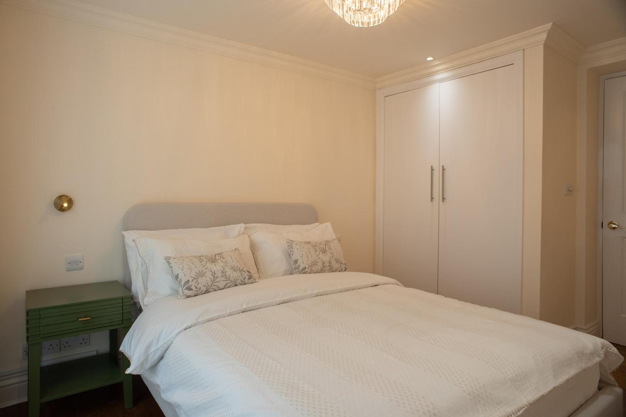 Mayfair Galleria Lv 8 *